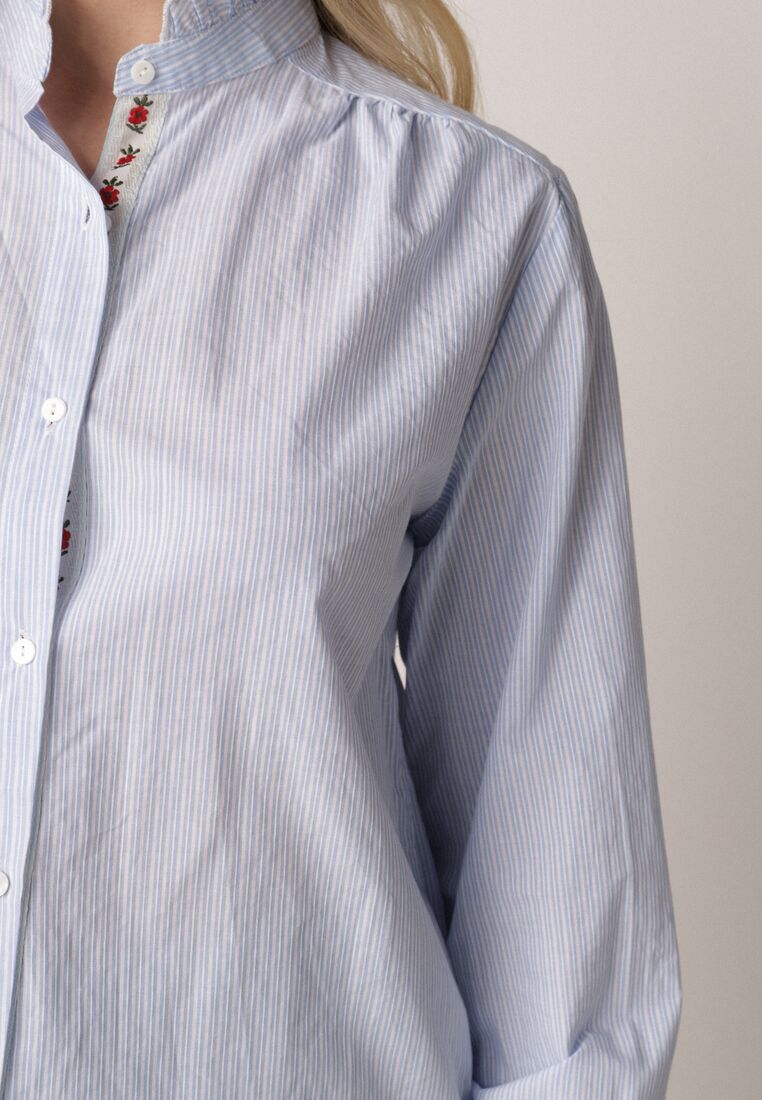 Niebieska Bawełniana Koszula ze Stójką z Falbanką i Haftem przy Guzikach Umaria 5