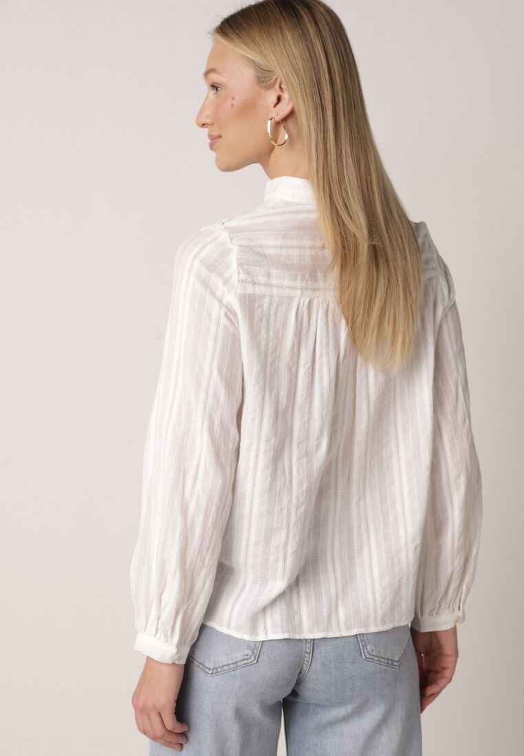 Biała Bawełniana Rustykalna Koszula ze Stójką i Koronkowymi Wstawkami Felielia 3