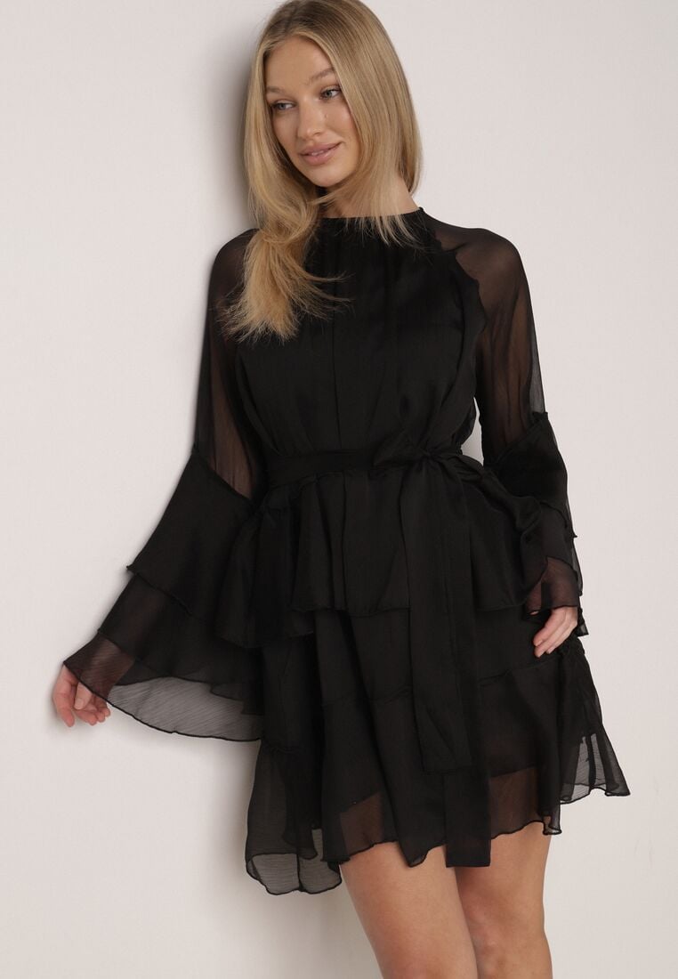 Czarna Sukienka z Eterycznymi Falbanami i Wiązanym Paskiem Rivaniah 4