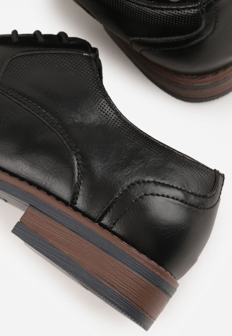 Czarne Eleganckie Półbuty ze Skórzaną Wkładką i Ozdobnymi Przeszyciami Iphaera 5