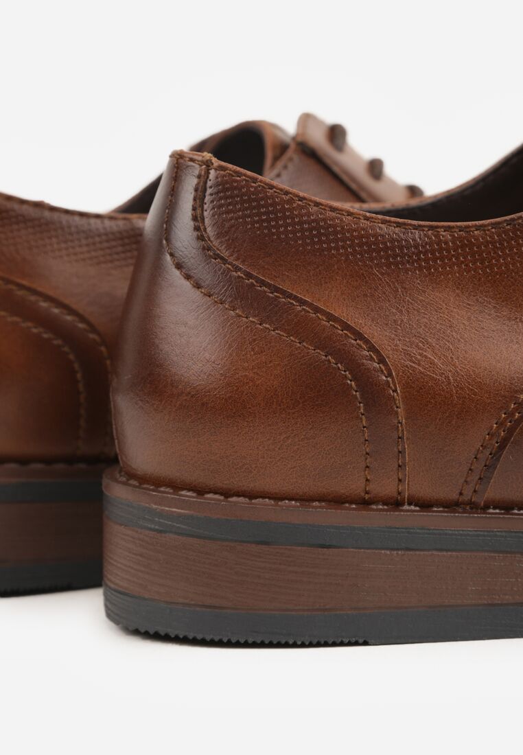 Jasnobrązowe Eleganckie Półbuty ze Skórzaną Wkładką i Ozdobnymi Przeszyciami Iphaera 6