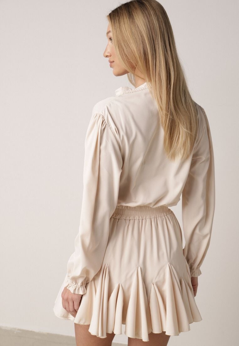 Beżowa Rozkloszowana Sukienka z Wiskozą Zdobiona Falbanami i Wiązaniem Lerienatia 3