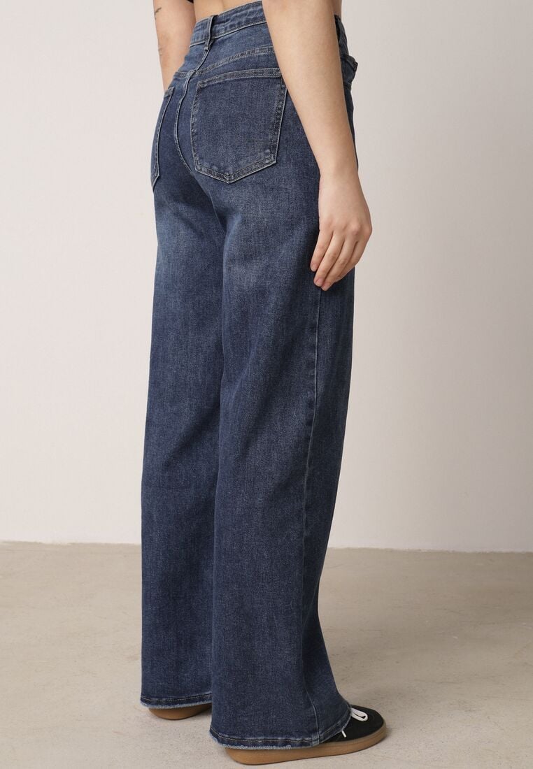 Niebieskie Bawełniane Jeansy o Szerokim Kroju z Asymetrycznym Zapięciem Fezitera 3