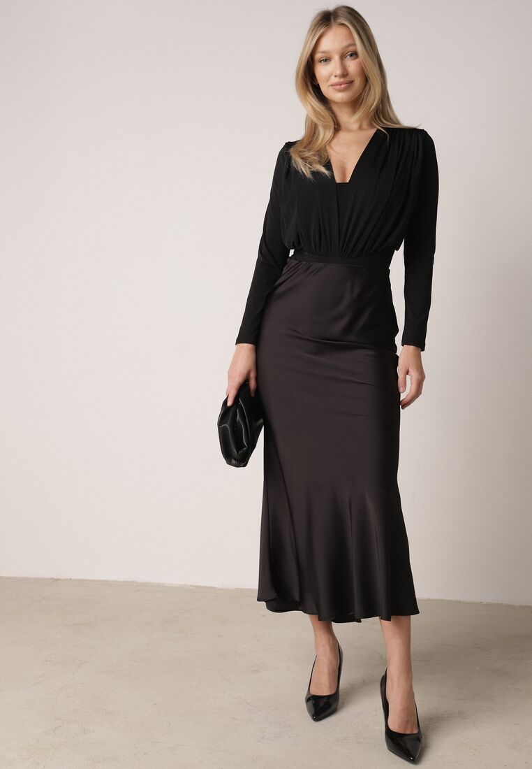 Czarna Satynowa Spódnica z Lekko Rozkloszowanym Dołem  Zinnemira 4