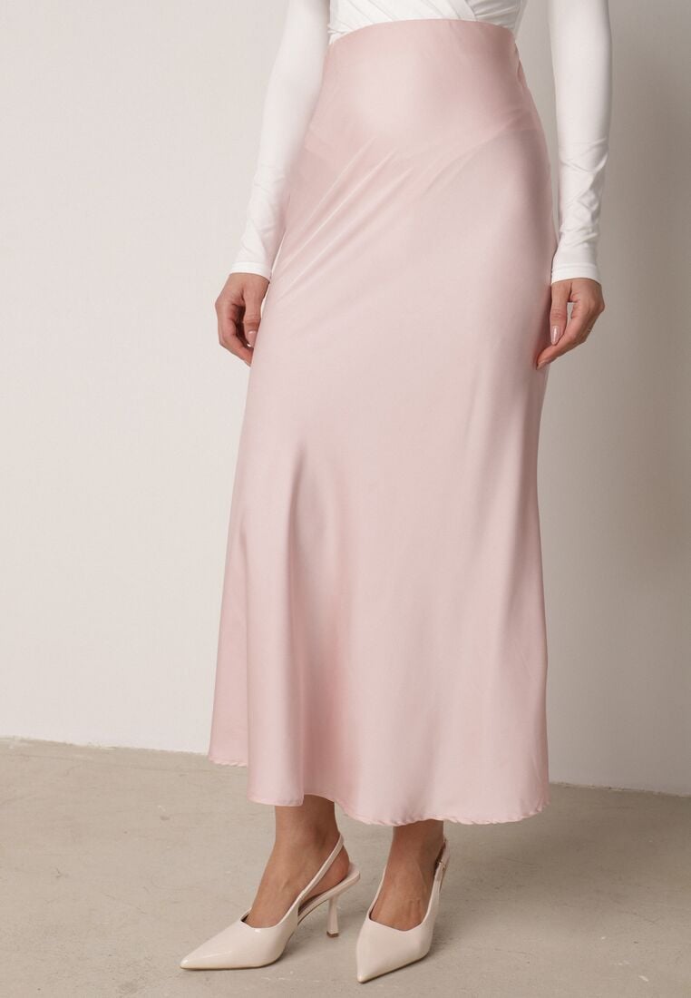 Różowa Satynowa Spódnica z Lekko Rozkloszowanym Dołem  Zinnemira 2