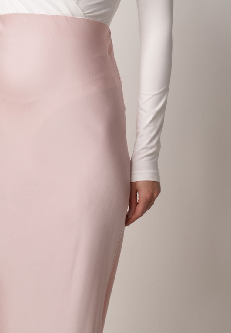 Różowa Satynowa Spódnica z Lekko Rozkloszowanym Dołem  Zinnemira 5