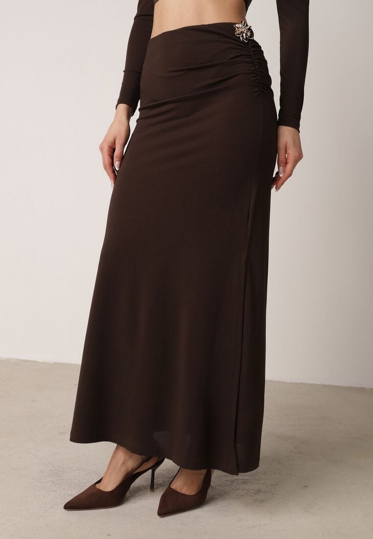 Brązowy Marszczony Komplet z Kwiatowymi Aplikacjami Bluzka i Spódnica Bervisse 4