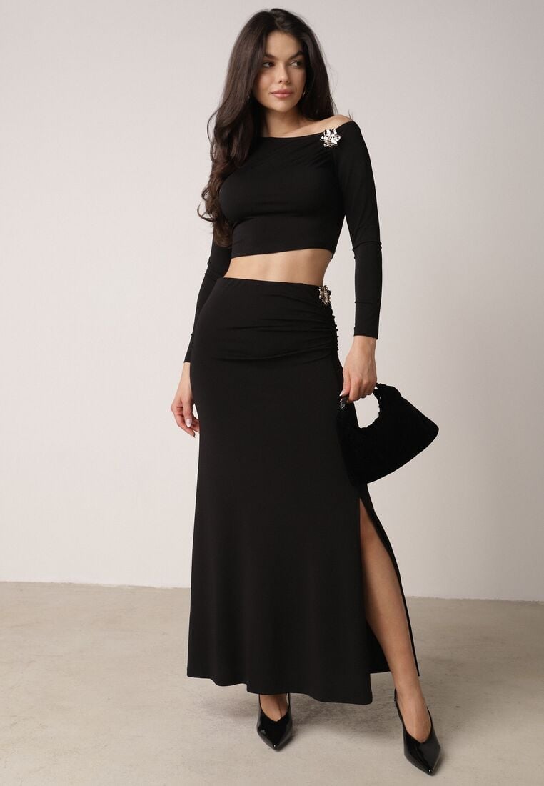 Czarny Marszczony Komplet z Kwiatowymi Aplikacjami Bluzka i Spódnica Bervisse 2