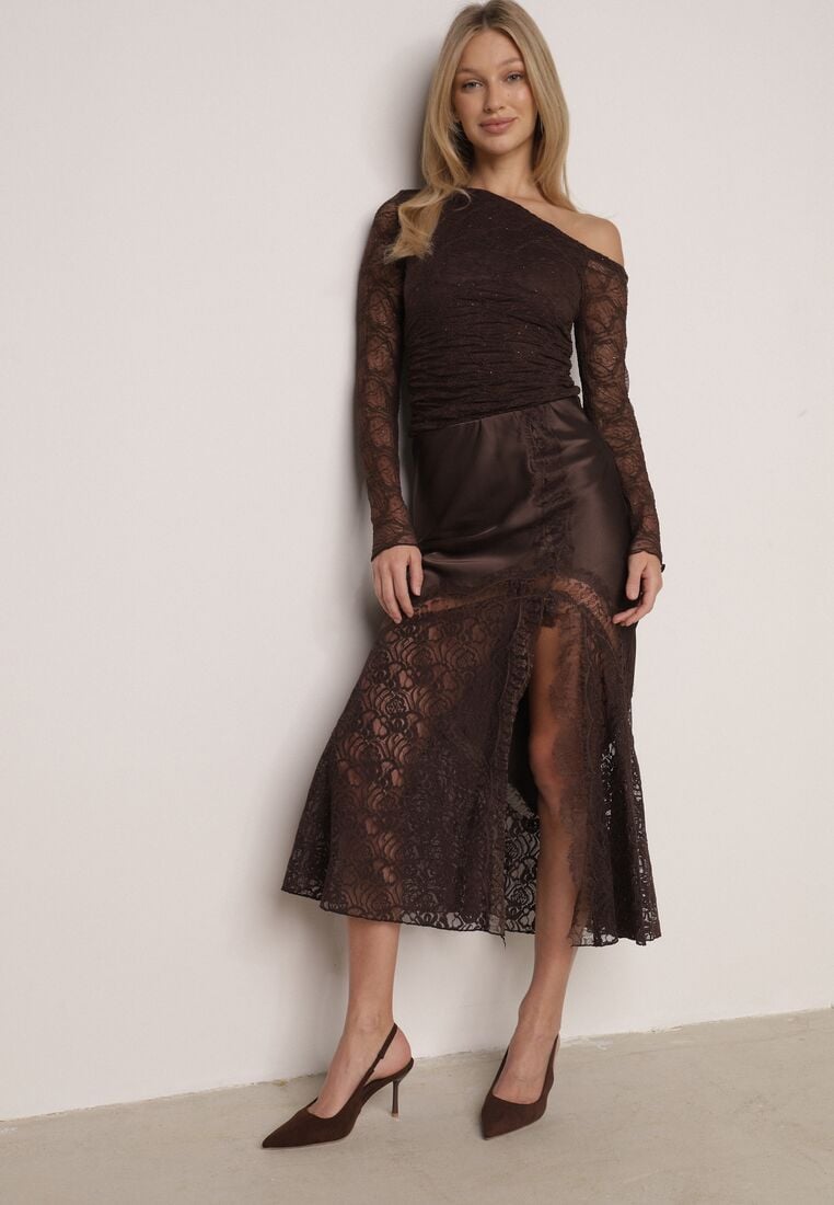 Brązowa Spódnica z Satyny z Koronką i Rozcięciem na Nogę Doritana 2