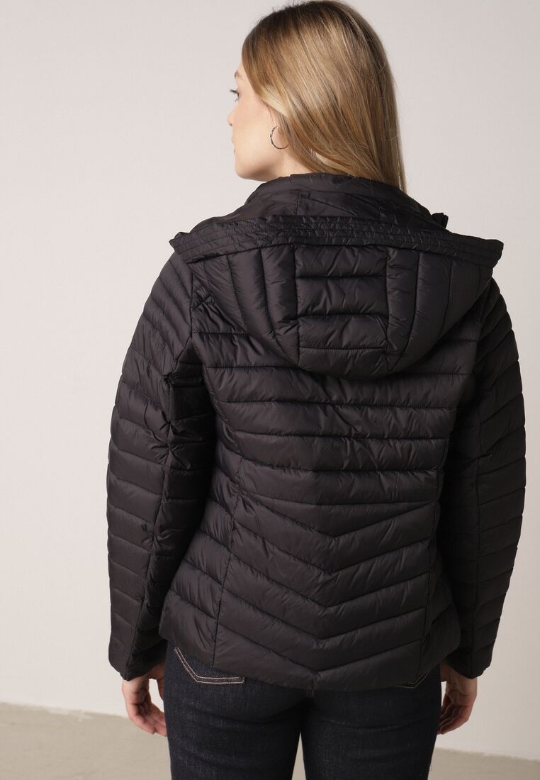 Czarna Klasyczna Kurtka Przejściowa z Pikowaniem i Odpinanym Kapturem Pretiella 3