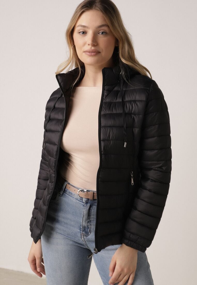 Czarna Klasyczna Kurtka Przejściowa z Pikowaniem i Odpinanym Kapturem Fezizola 1