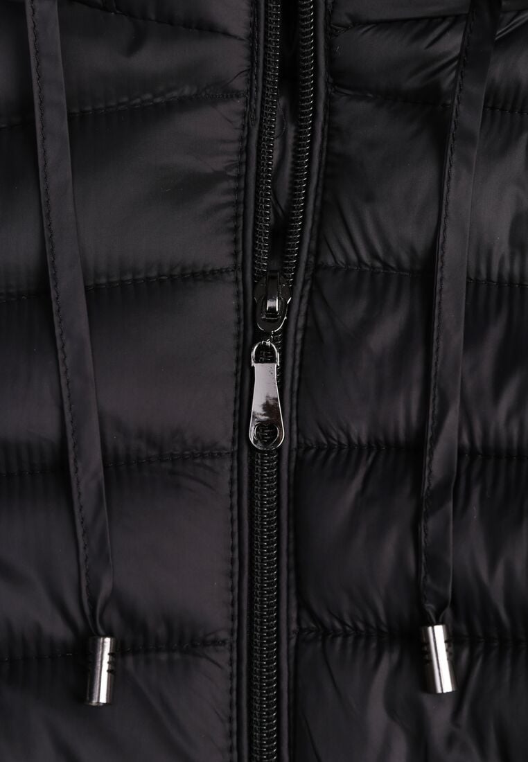 Czarna Klasyczna Kurtka Przejściowa z Pikowaniem i Odpinanym Kapturem Fezizola 8
