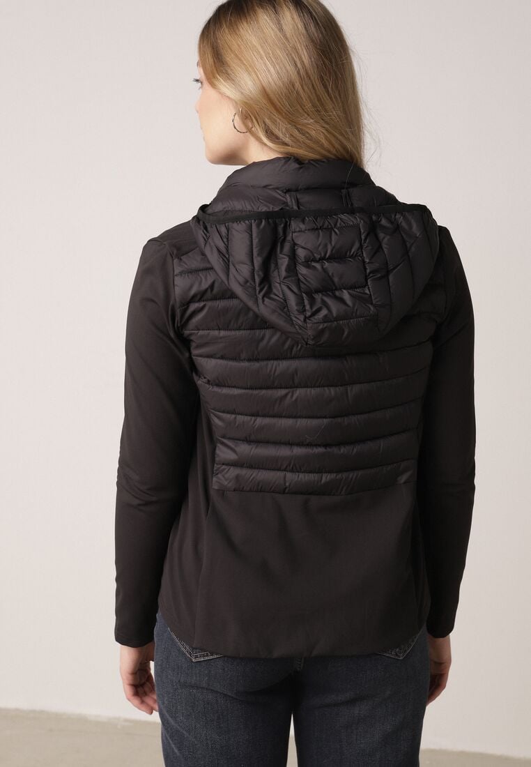 Czarna Pikowana Kurtka Przejściowa z Kapturem i Elastycznymi Rękawami Nikitha 3