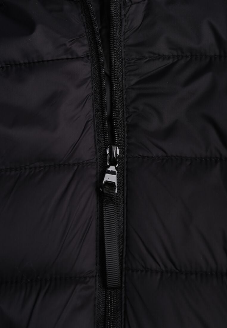 Czarna Przejściowa Kurtka z Kapturem i Pikowanymi Przeszyciami Pretilda 8