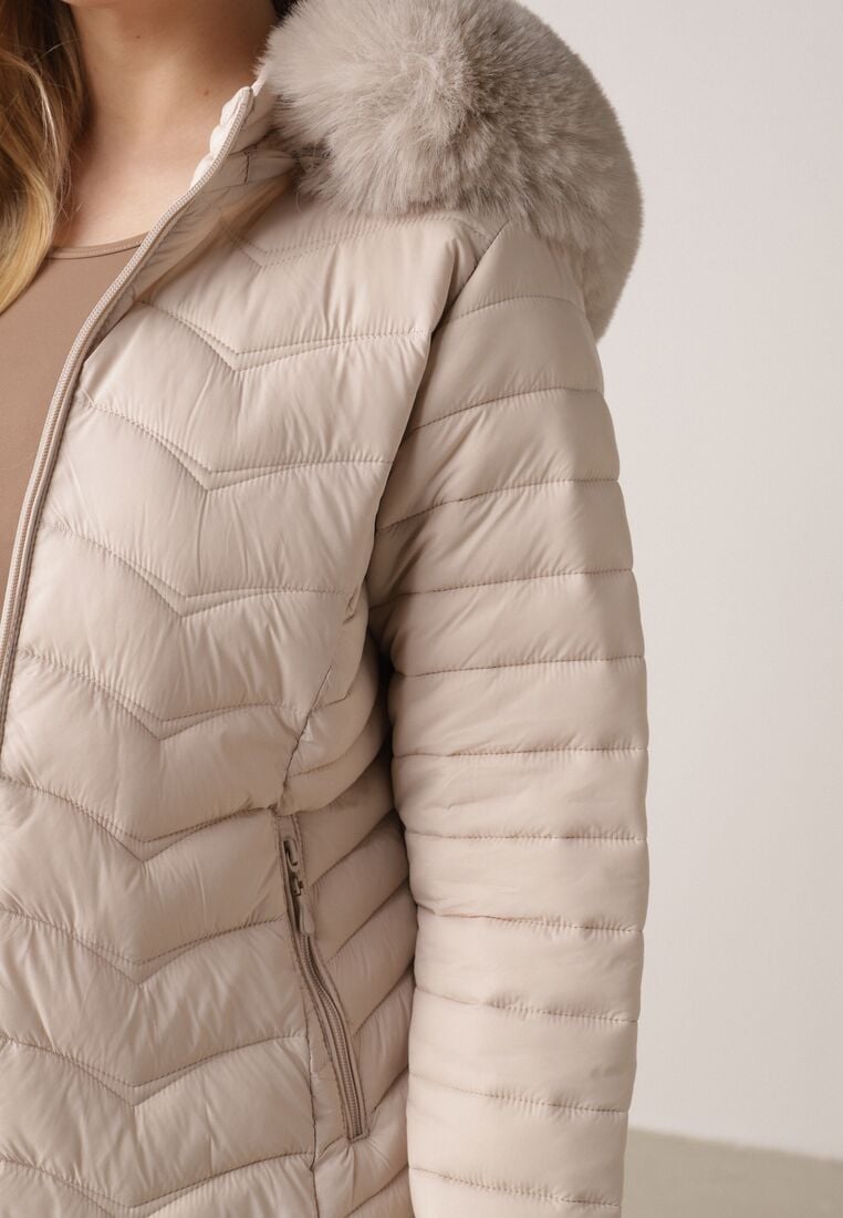 Jasnobeżowa Pikowana Kurtka Przejściowa z Kapturem i Ściągaczami po Bokach Fezika 5