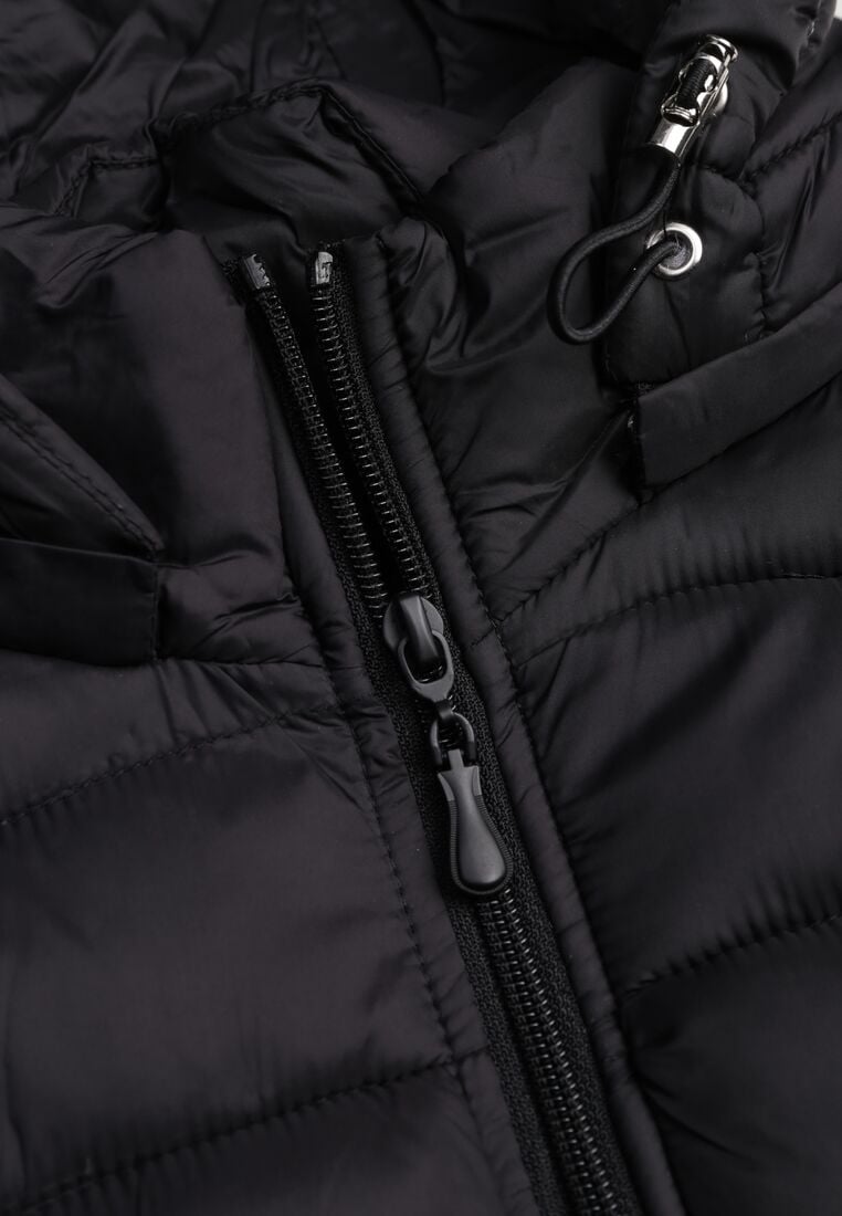 Czarna Taliowana Przejściowa Kurtka Pikowana z Odpinanym Kapturem Zinnorae 8