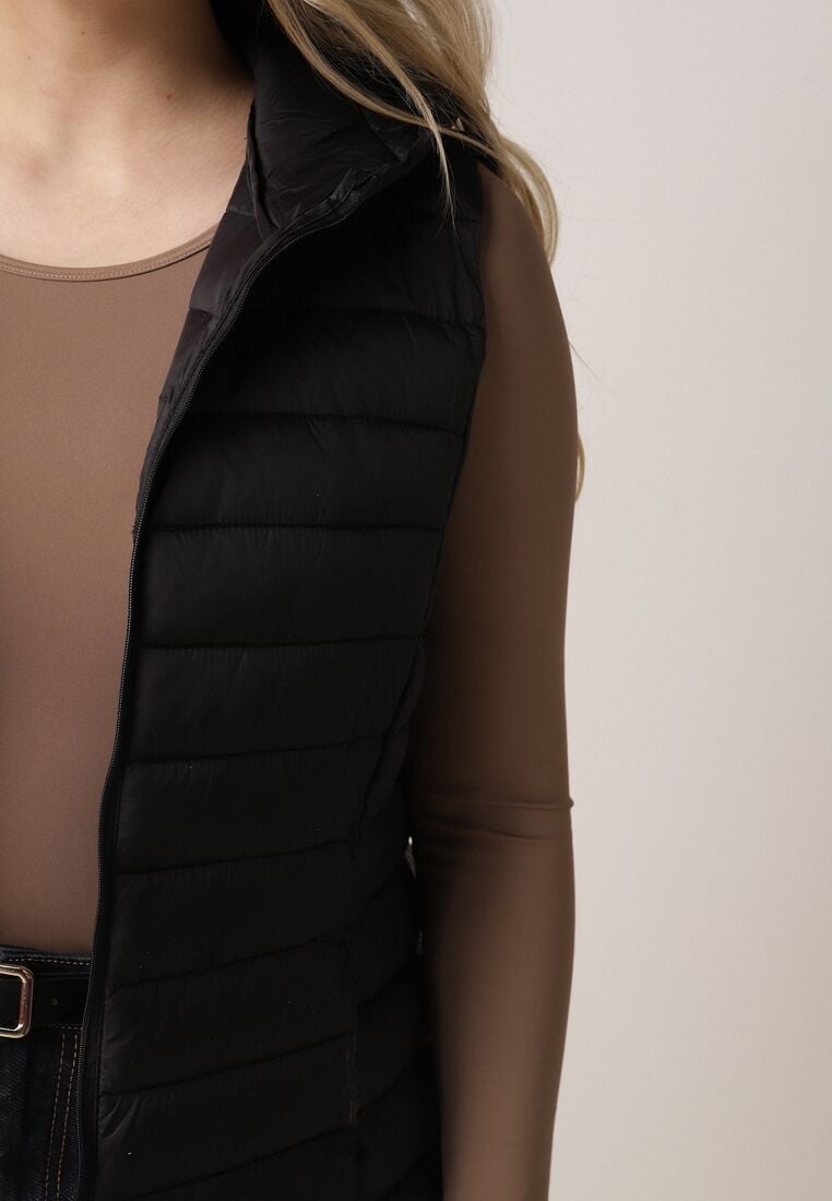 Czarna Pikowana Kamizelka Przejściowa z Kapturem Neanissa 5