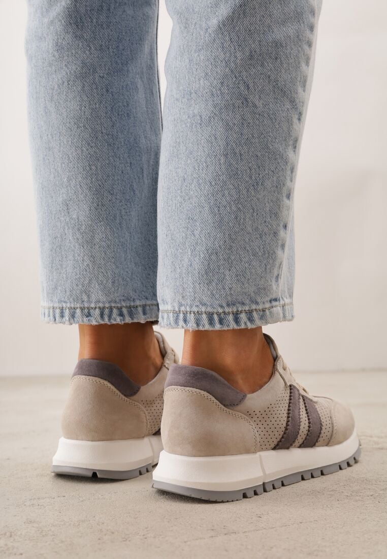 Jasnobeżowe Zamszowe Sneakersy Ozdobione Perforacją i Paskami Semielle 3