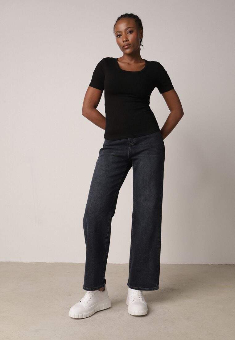 Czarny Prążkowany T-shirt Ozdobiony po Bokach Marszczeniem Nedisa 2