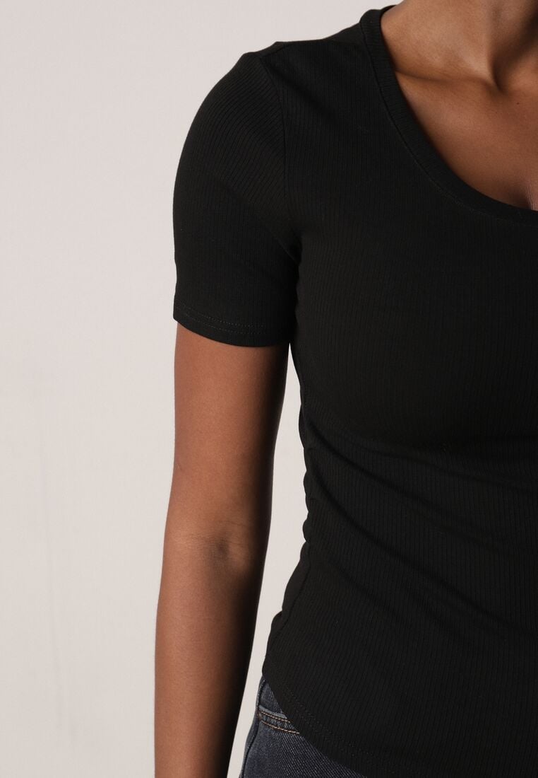 Czarny Prążkowany T-shirt Ozdobiony po Bokach Marszczeniem Nedisa 5