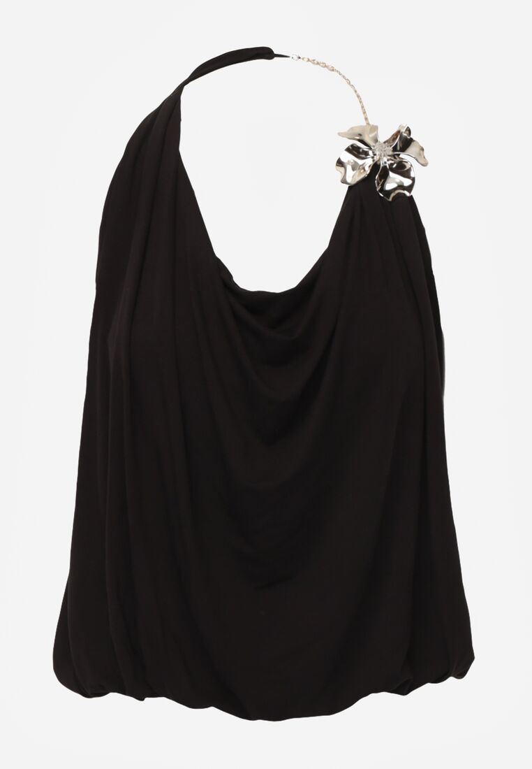 Czarny Elegancki Top Halter Ozdobiony Łańcuszkiem i Kwiatową Broszką Idisara 6