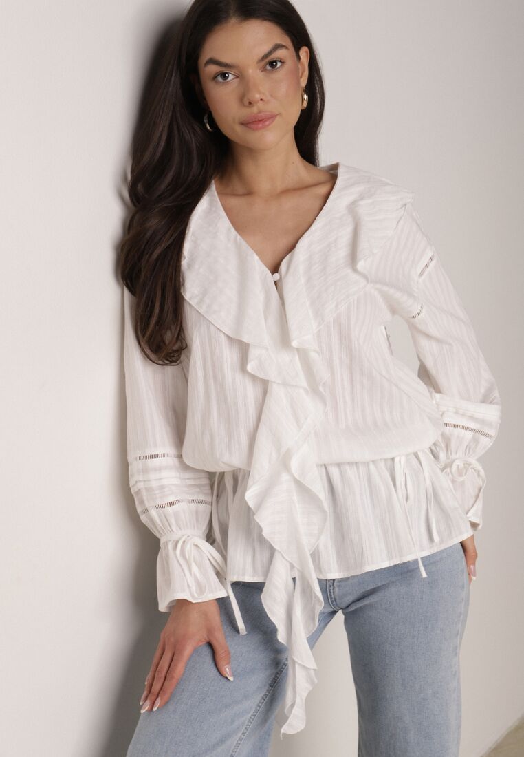 Biała Bawełniana Bluzka w Romantycznym Stylu z Falbankami i Wiązaniem Cezarina 1