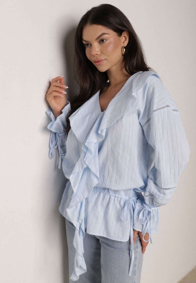 Niebieska Bawełniana Bluzka w Romantycznym Stylu z Falbankami i Wiązaniem Cezarina 4