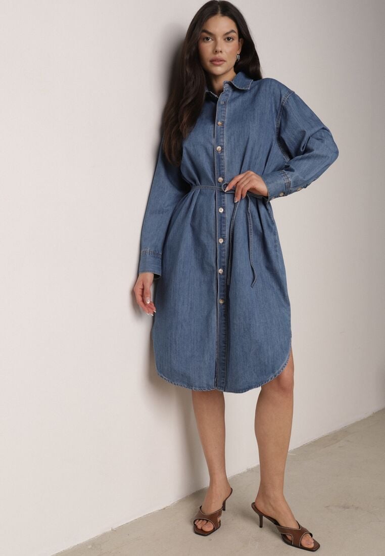 Niebieska Koszulowa Sukienka Jeansowa z Bawełną Ozdobiona Paskiem Carenatesa 2