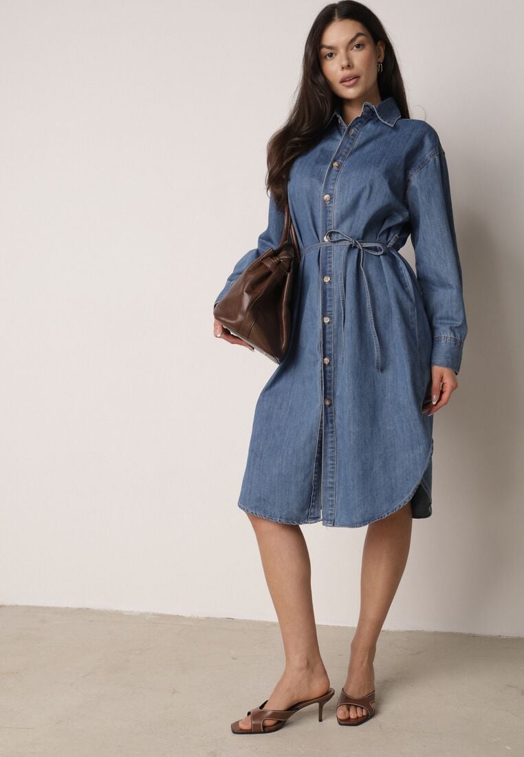 Niebieska Koszulowa Sukienka Jeansowa z Bawełną Ozdobiona Paskiem Carenatesa 4
