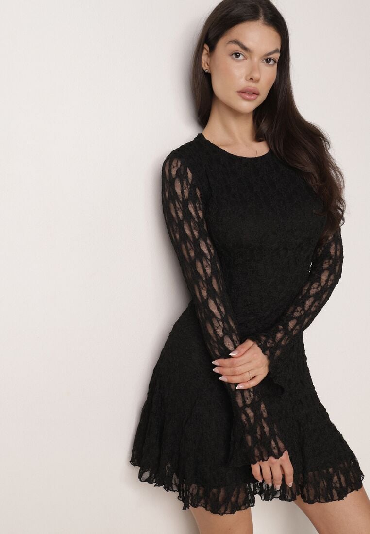Czarna Sukienka Koronkowa z Rozkloszowanymi Rękawami Cinatea 4