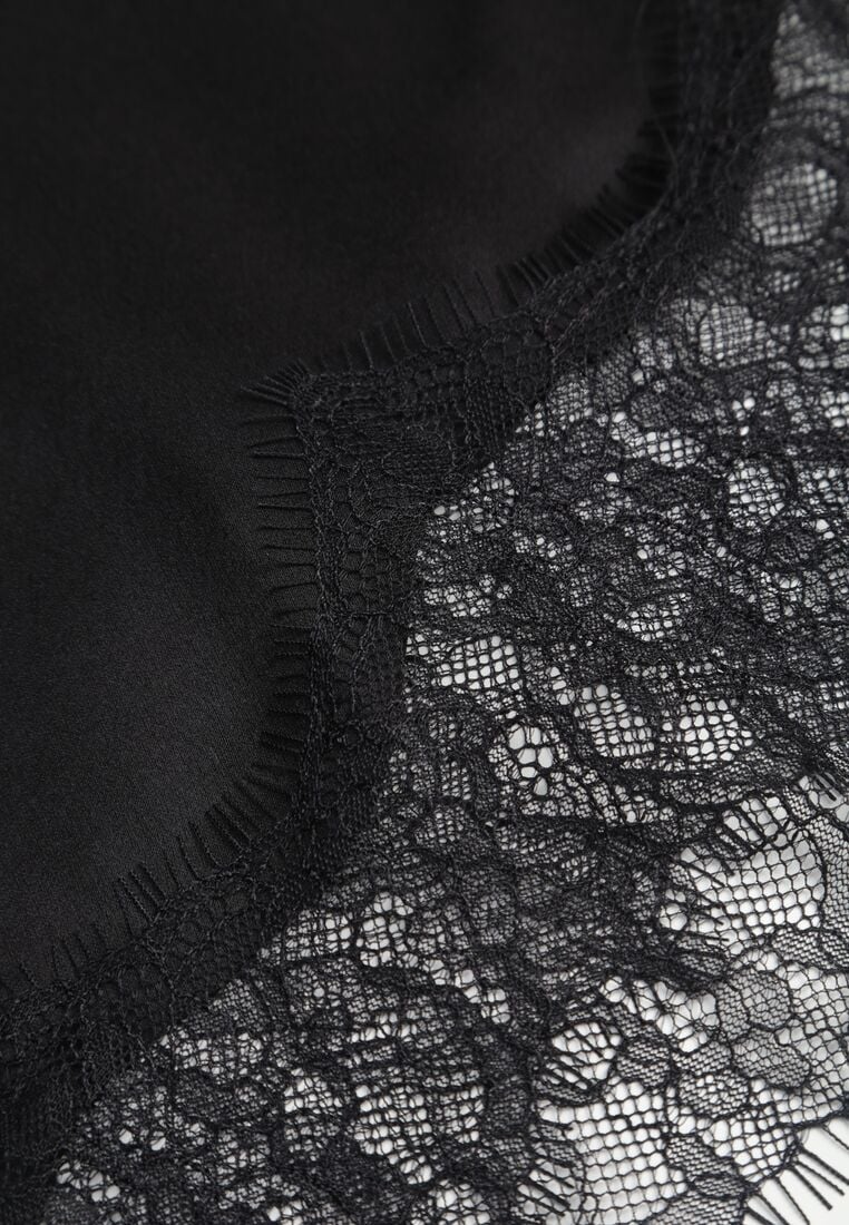 Czarna Satynowa Spódnica o Asymetrycznym Kroju z Koronką Arlivia 8