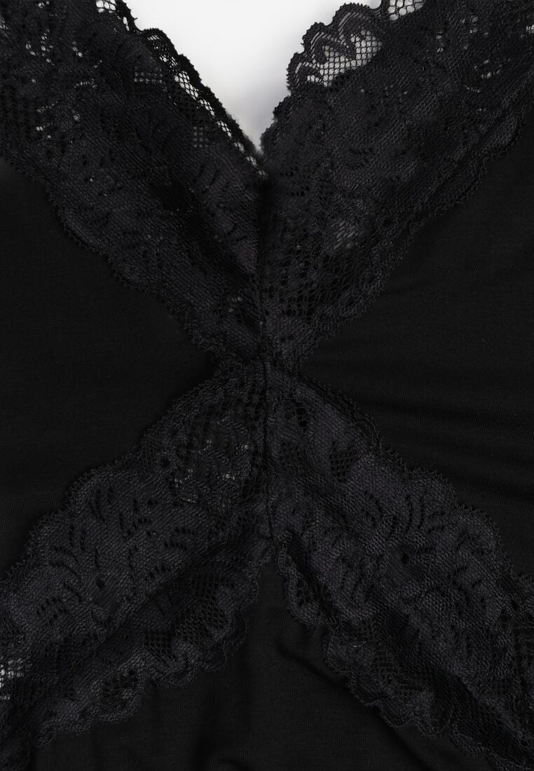 Czarna Koktajlowa Sukienka z Wiskozy Zdobiona Falbanami Koronką i Wiązaniem Felycia 8