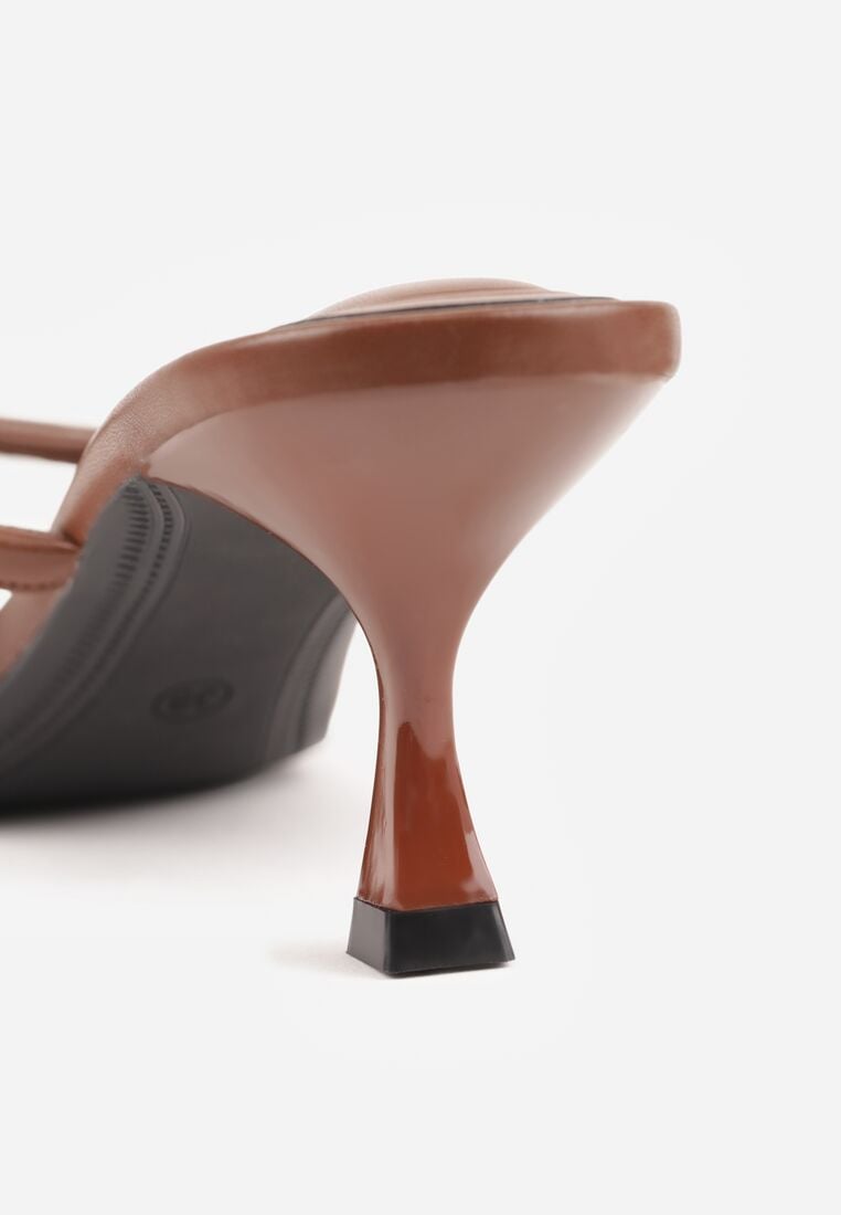 Brązowe Klapki Japonki na Obcasie Typu Kaczuszka Livnara 9