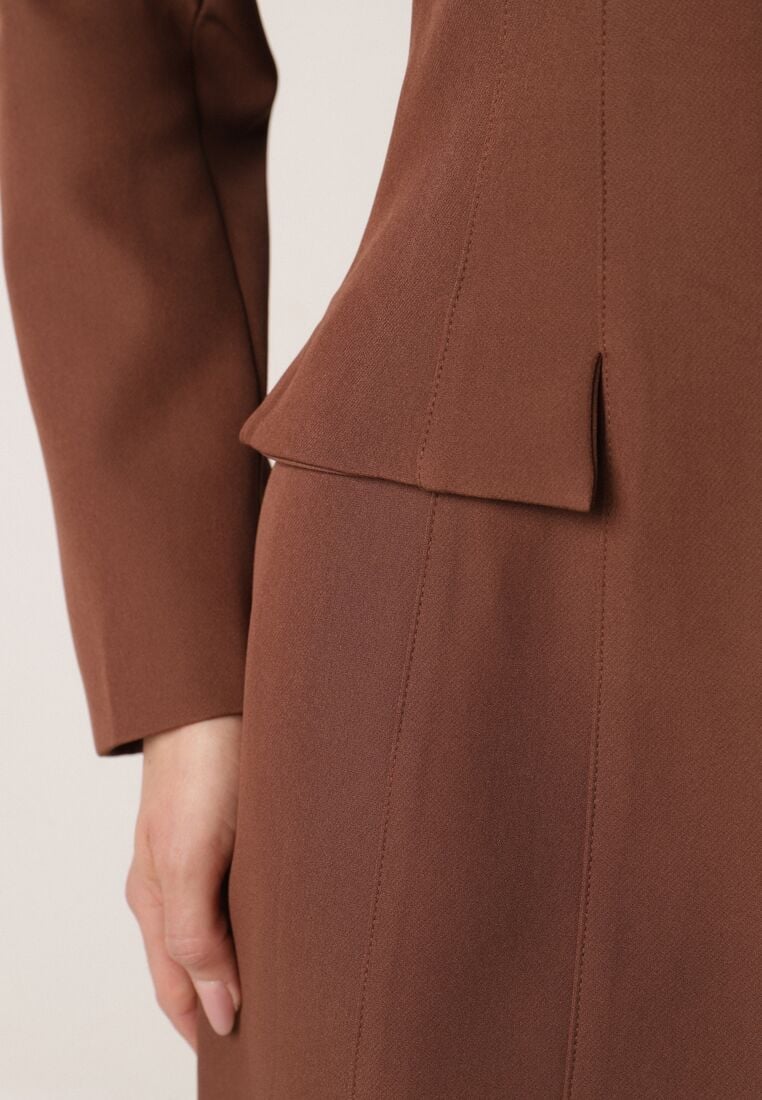 Brązowa Elegancka Sukienka VICES o Trapezowym Kroju z Imitacją Kieszeni Amaliete 5