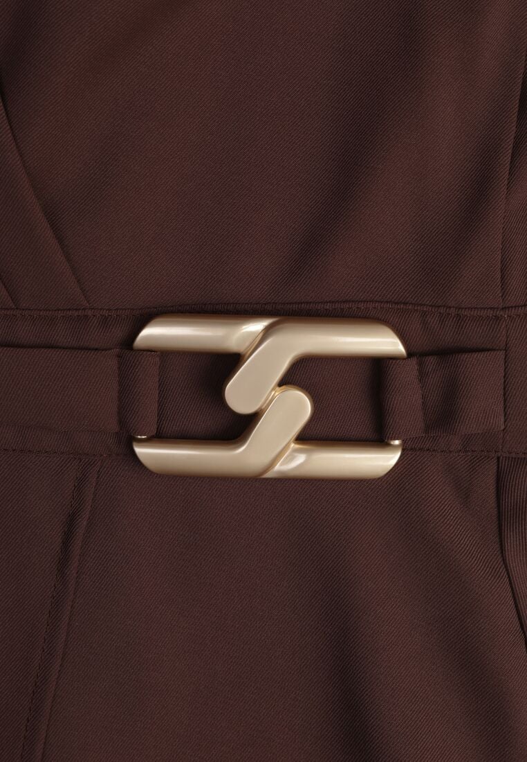 Brązowa Kopertowa Sukienka Wieczorowa z Metaliczną Aplikacją w Talii Henalana 8