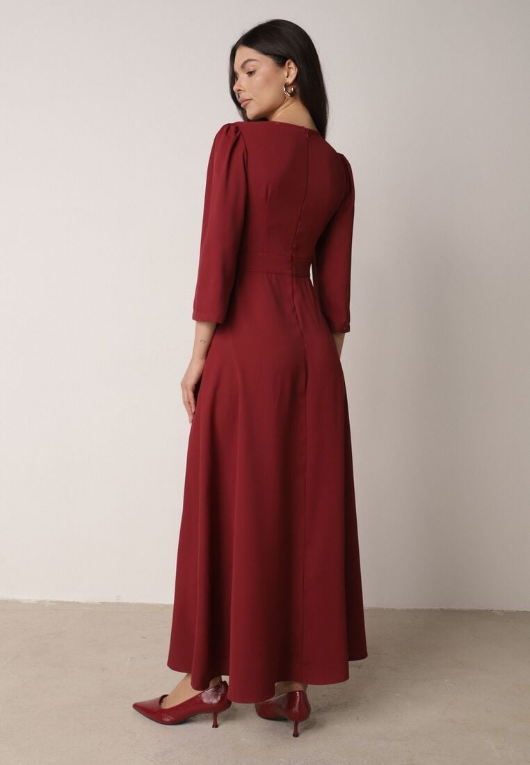 Bordowa Kopertowa Sukienka Wieczorowa z Metaliczną Aplikacją w Talii Henalana 3