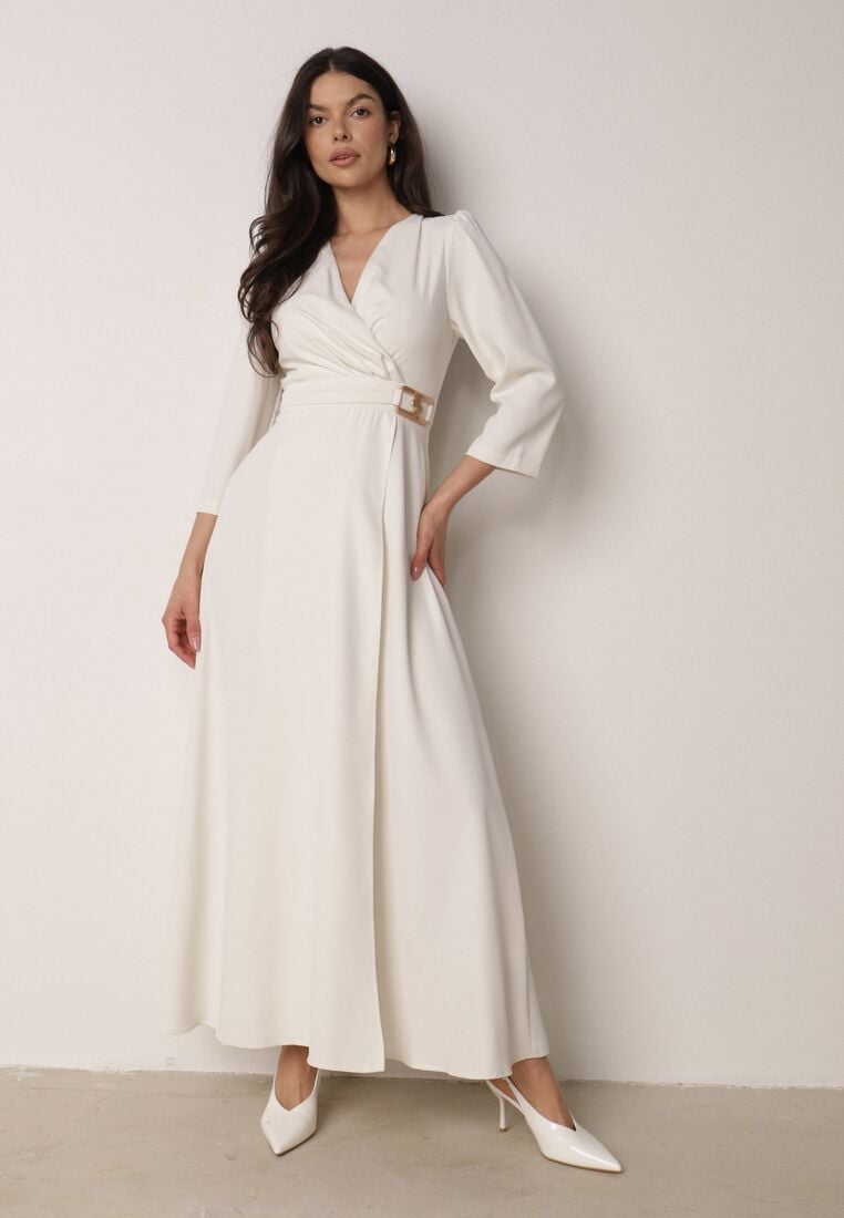 Jasnobeżowa Kopertowa Sukienka Wieczorowa z Metaliczną Aplikacją w Talii Henalana 2