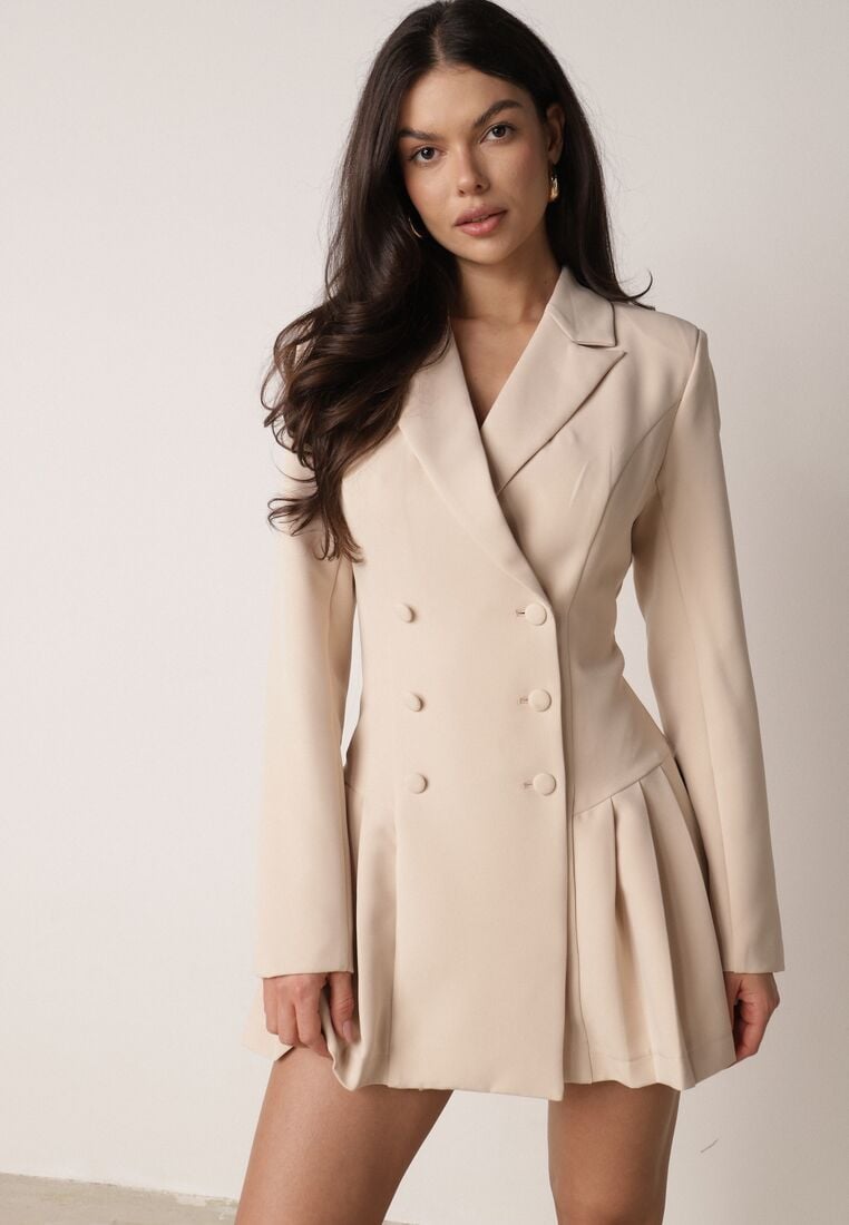 Beżowa Sukienka o Kroju Marynarki VICES z Poduszkami w Ramionach Serlina 4