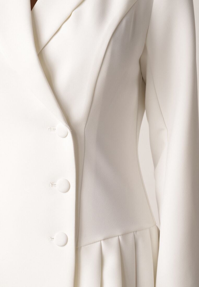 Biała Sukienka o Kroju Marynarki VICES z Poduszkami w Ramionach Serlina 5