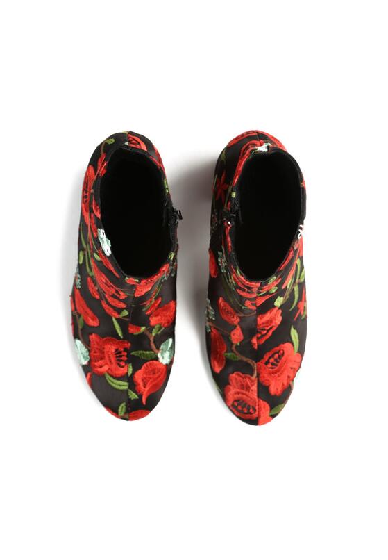 Czarno-Czerwone Botki Dancing Flowers 8