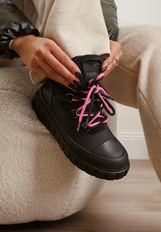 Czarne Śniegowce Vices na Grubej Tłoczonej Podeszwie Anirrise 6