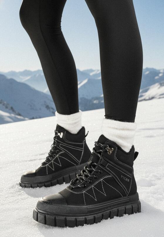 Czarne Botki Trapery Vices na Grubej Tłoczonej Podeszwie z Przeszyciami Amarrise 1