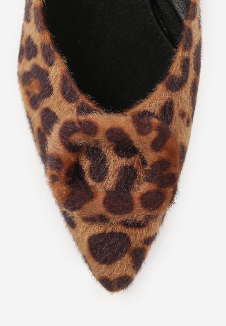 Panterkowe Czółenka na Obcasie Vices ze Skórzaną Wkładką Ozdobione Klamrą Aponelle 8