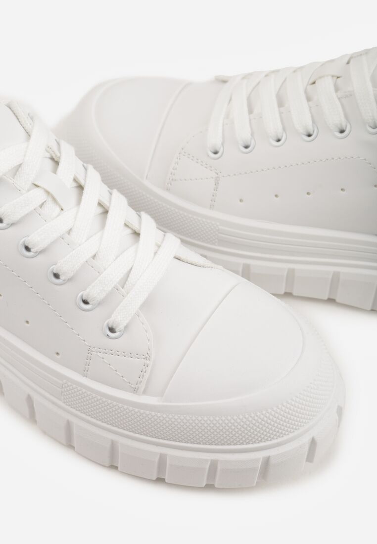 Białe Sneakersy VICES na Grubej Tłoczonej Podeszwie z Perforacją Diomerine 8