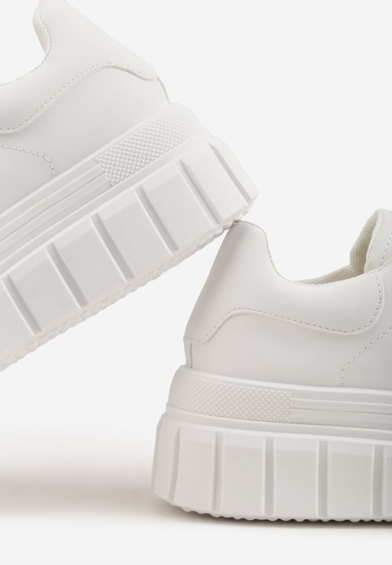 Białe Sneakersy VICES na Grubej Tłoczonej Podeszwie z Perforacją Diomerine 9