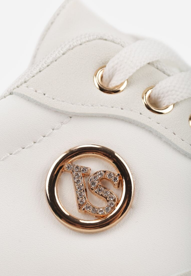 Białe Sneakersy VICES na Żłobionej Podeszwie Zdobione Elegancką Aplikacją Lunatea 9