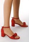 Czerwone Sandały Anticipating