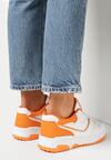 Biało-Pomarańczowe Sznurowane Sneakersy na Płaskiej Podeszwie Mefin
