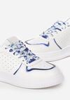 Biało-Niebieskie Sneakersy z Błyszczącymi Wstawkami i Dekoracyjnym Sznurowaniem Horustia