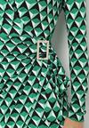 Zielona Dopasowana Sukienka w Geometryczny Wzór z Ozdobnym Wiązaniem Ashlesha